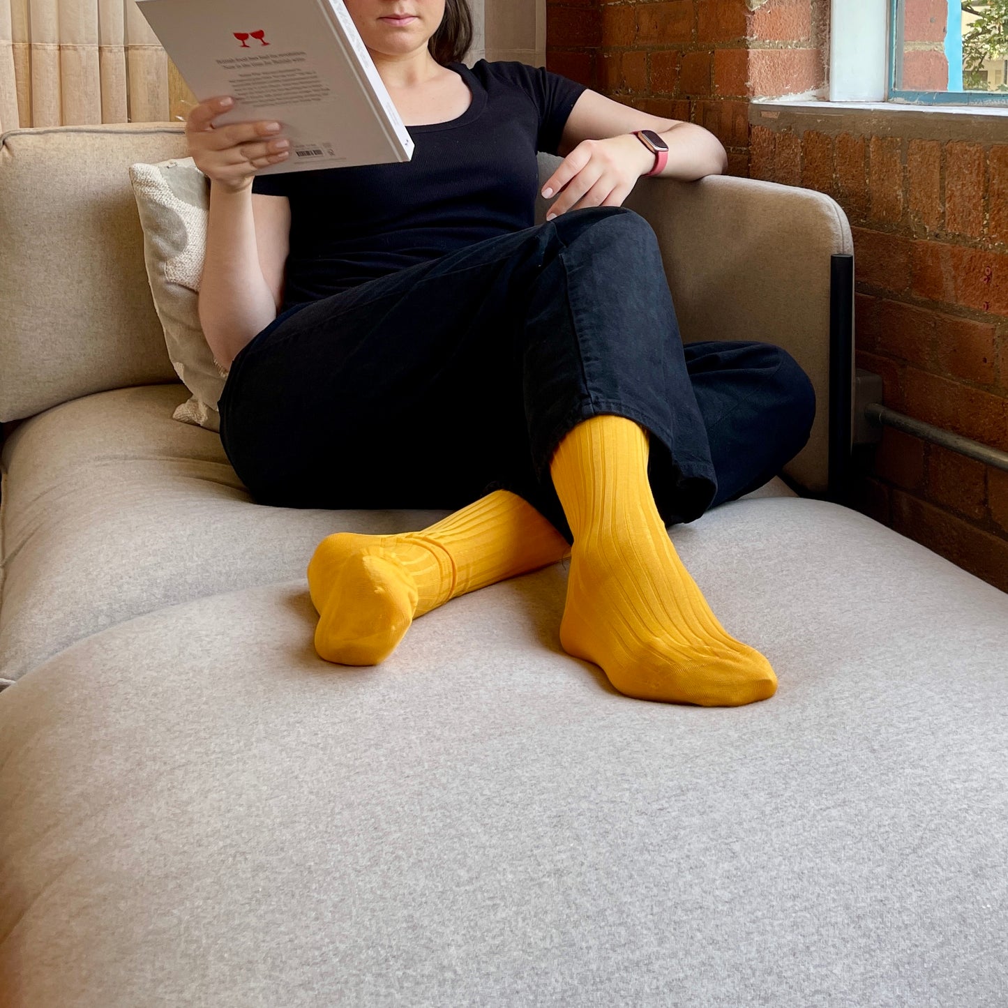 Italian-made bright yellow mid-calf length socks by COLUCCI, crafted from 100% pure cotton for unparalleled comfort. The striking pop of colour and mid-calf length blend contemporary flair with classic appeal, making them a versatile addition to any outfit.